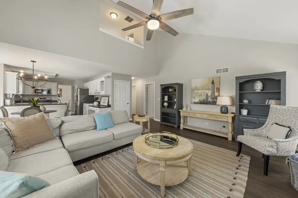 1528 Schumacher Drive Bolingbrook IL 60490