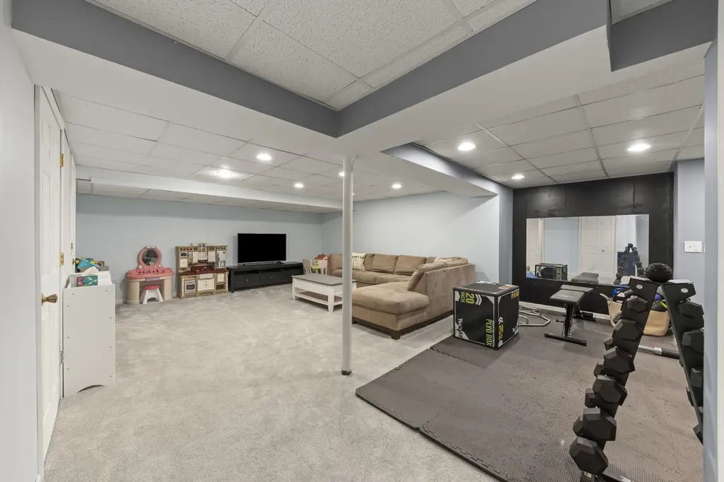1528 Schumacher Drive Bolingbrook IL 60490