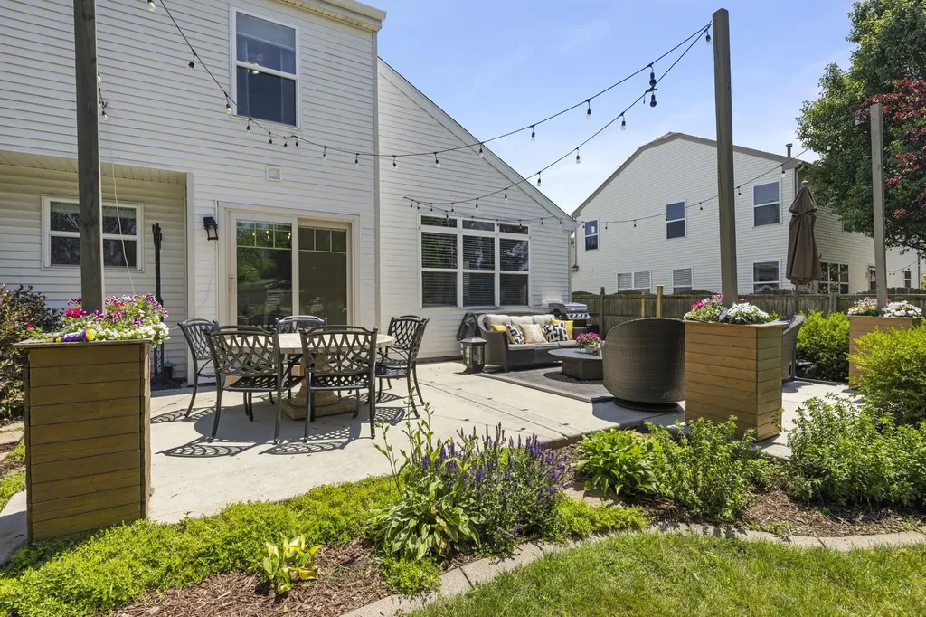 1528 Schumacher Drive Bolingbrook IL 60490