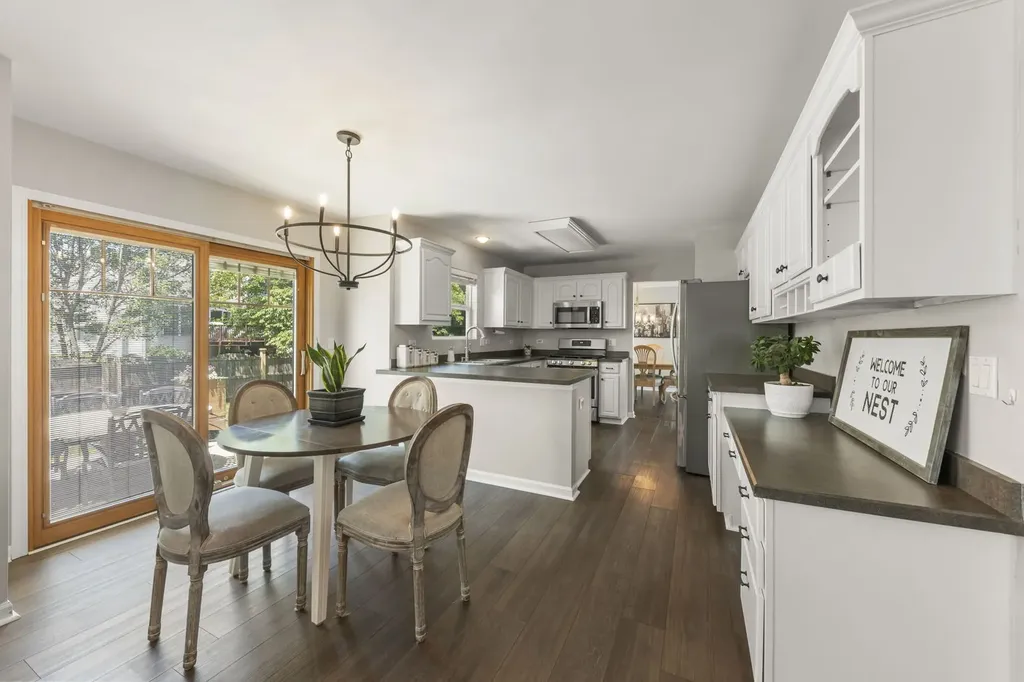 1528 Schumacher Drive Bolingbrook IL 60490