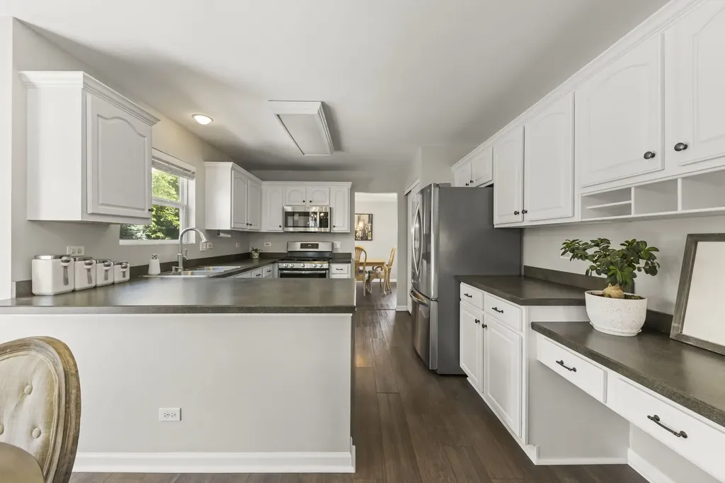 1528 Schumacher Drive Bolingbrook IL 60490