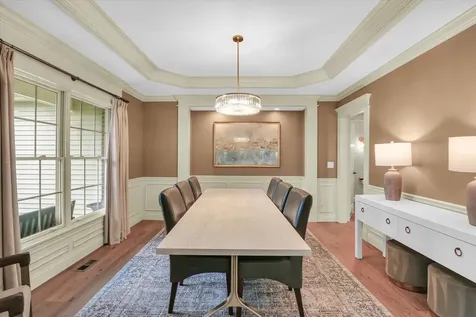 9 Della Court Savoy IL 61874