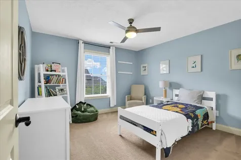 9 Della Court Savoy IL 61874