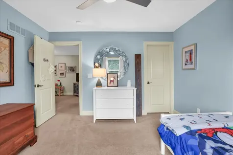 9 Della Court Savoy IL 61874