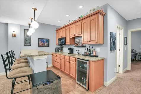 9 Della Court Savoy IL 61874