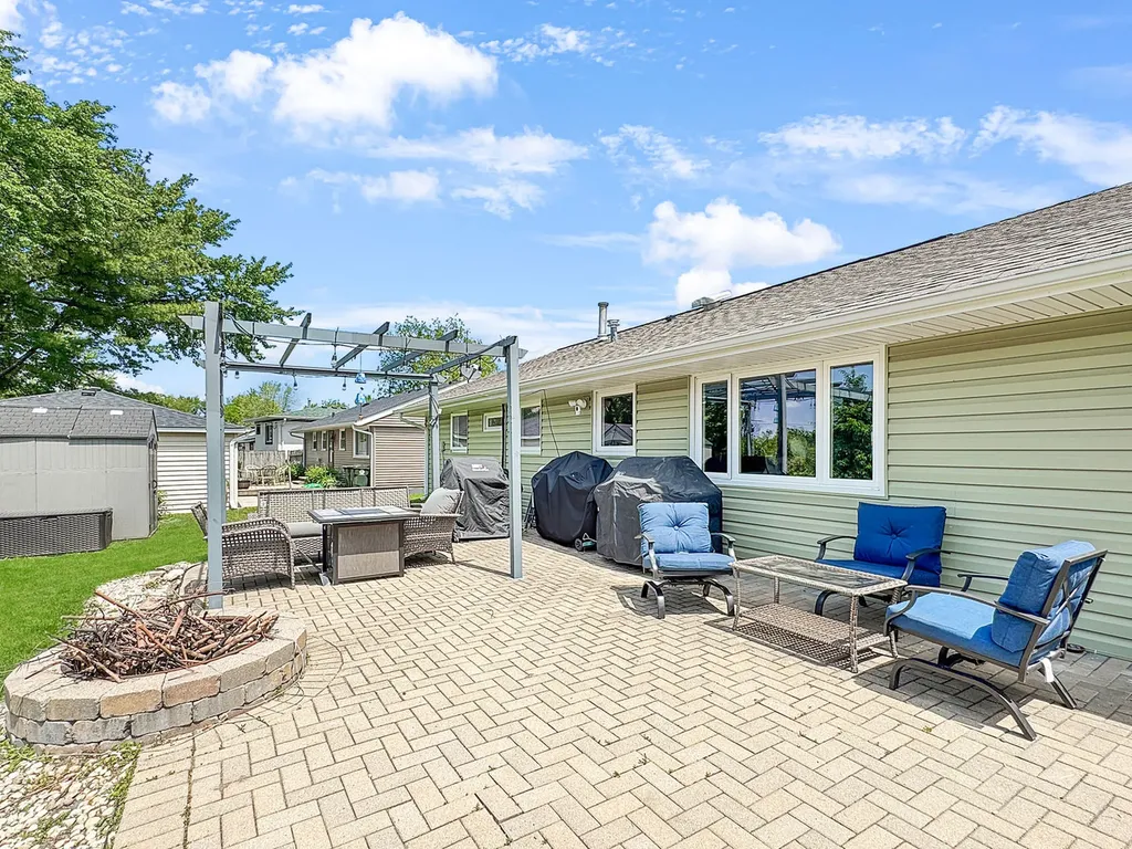 7830 Sprucewood Avenue Woodridge IL 60517