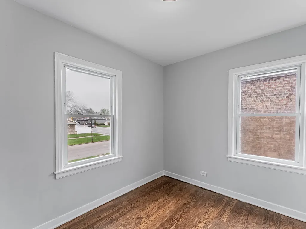8252 South Calumet Avenue Chicago IL 60619