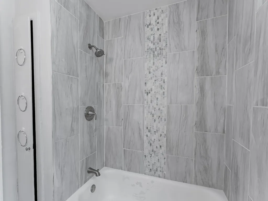 8252 South Calumet Avenue Chicago IL 60619