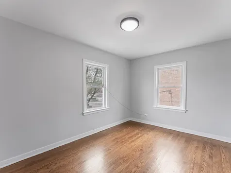 8252 South Calumet Avenue Chicago IL 60619