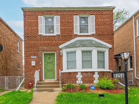 8252 South Calumet Avenue Chicago IL 60619
