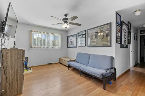 4 Saugatuck Road Montgomery IL 60538