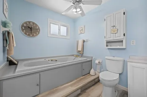 4 Saugatuck Road Montgomery IL 60538