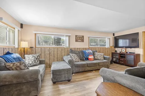 4 Saugatuck Road Montgomery IL 60538