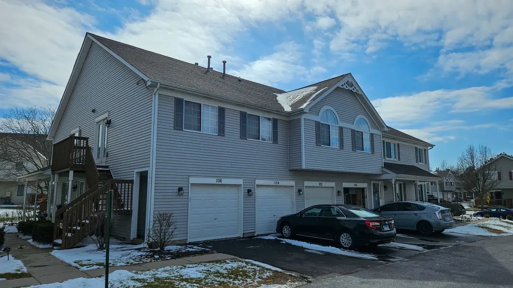 106 Village Creek Drive Lake In The Hills IL 60156