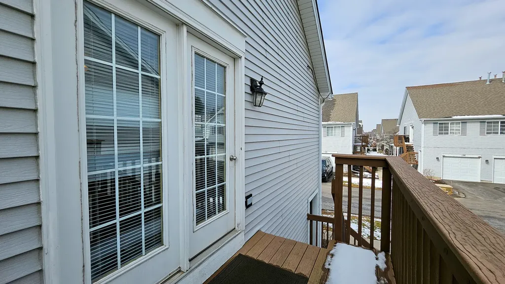 106 Village Creek Drive Lake In The Hills IL 60156