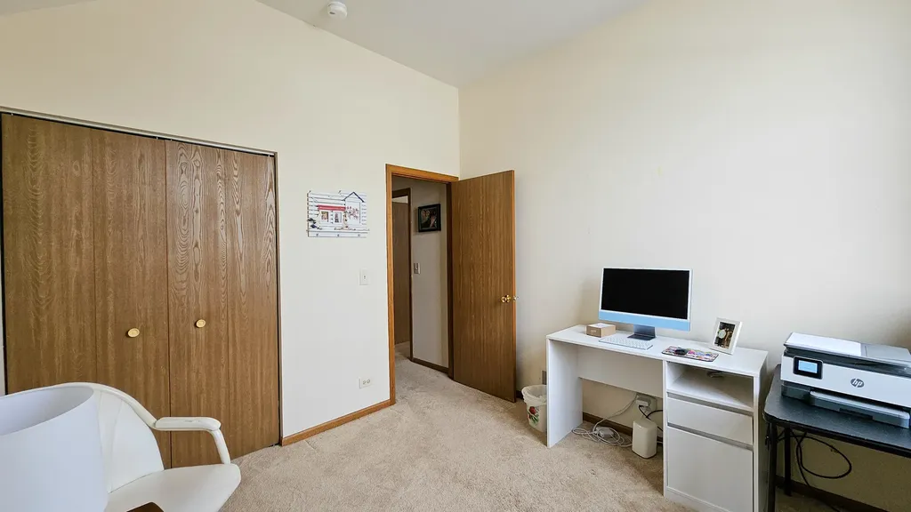 106 Village Creek Drive Lake In The Hills IL 60156