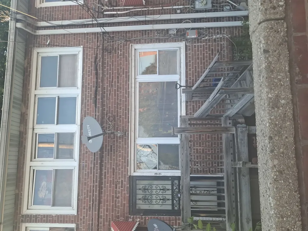 59 East 37th Place Chicago IL 60653