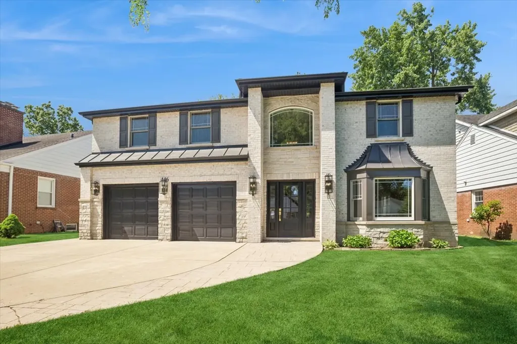 446 South Stratford Avenue Elmhurst IL 60126