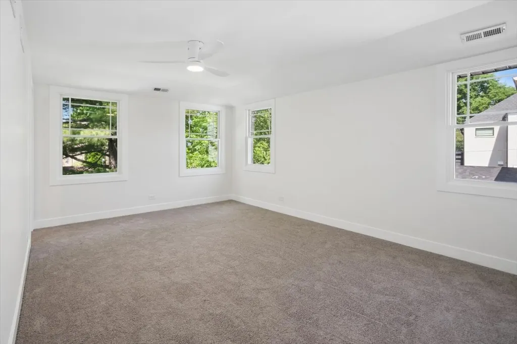 446 South Stratford Avenue Elmhurst IL 60126