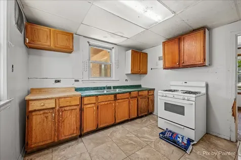 8252 South Marshfield Avenue Chicago IL 60620