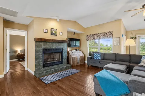 2665 Private Access 374 E Mahomet IL 61853