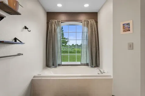2665 Private Access 374 E Mahomet IL 61853