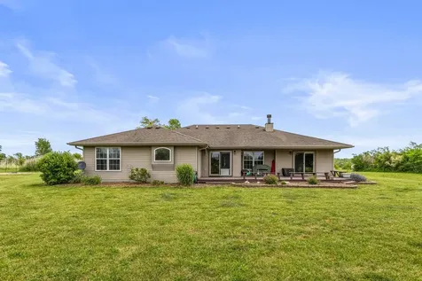 2665 Private Access 374 E Mahomet IL 61853