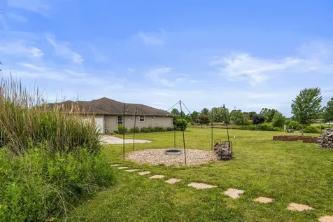 2665 Private Access 374 E Mahomet IL 61853
