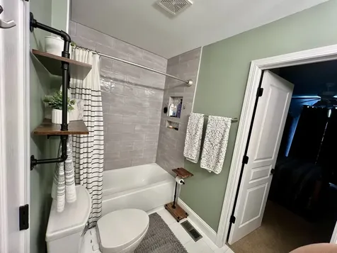 4 Stillwater Court Algonquin IL 60102