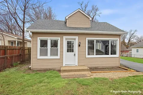 320 East Washington Street Round Lake Park IL 60073