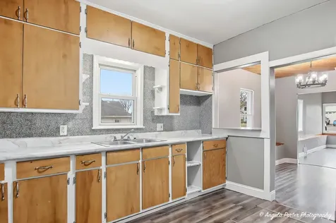 320 East Washington Street Round Lake Park IL 60073