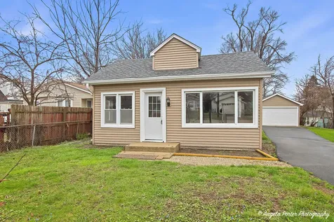 320 East Washington Street Round Lake Park IL 60073