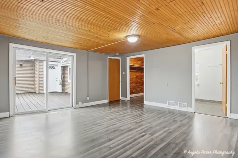 320 East Washington Street Round Lake Park IL 60073