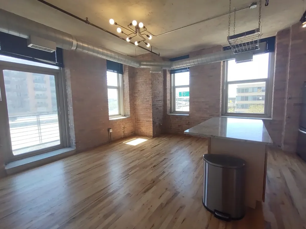 420 South Clinton Street Chicago IL 60607