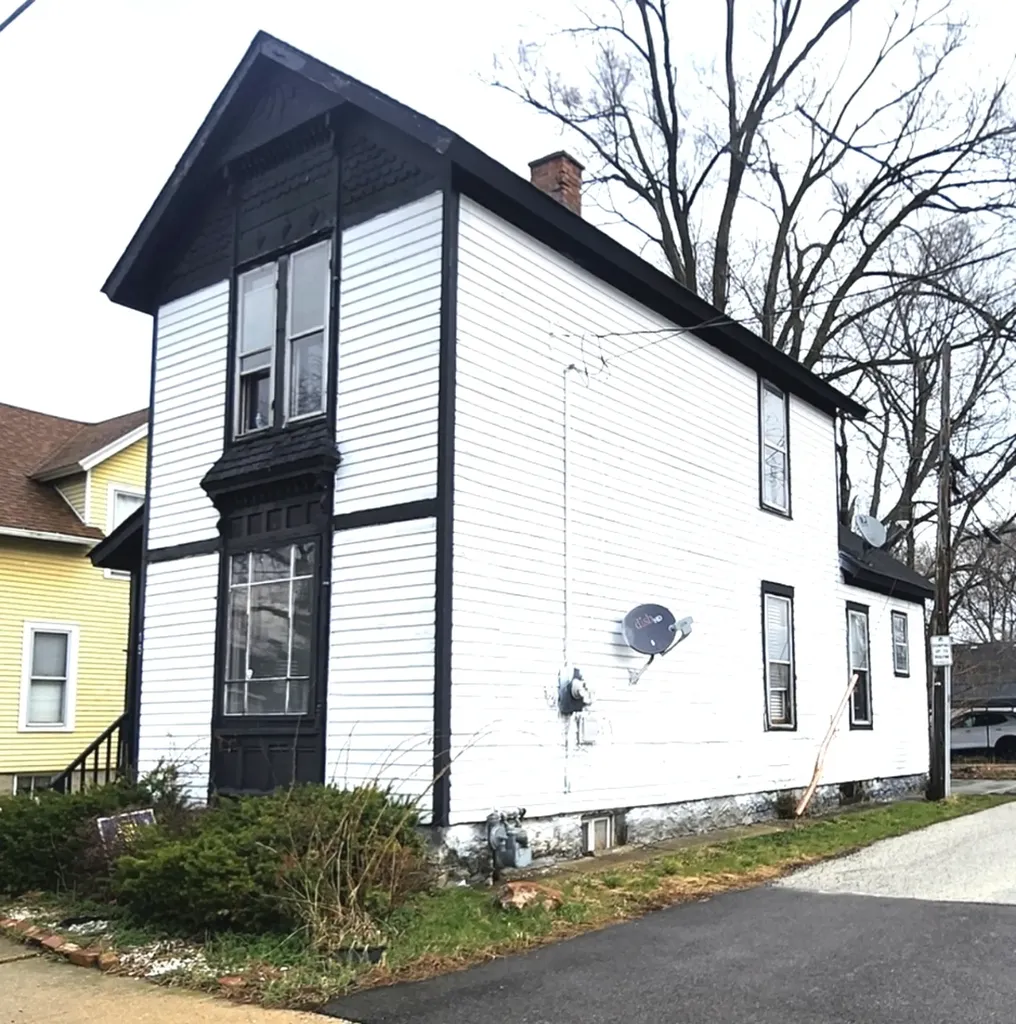 15 Blackhawk Avenue Aurora IL 60506