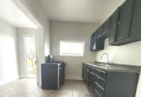 15 Blackhawk Avenue Aurora IL 60506