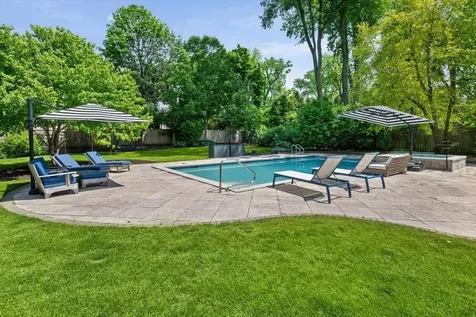 911 Oak Drive Glencoe IL 60022