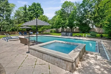 911 Oak Drive Glencoe IL 60022