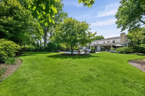 911 Oak Drive Glencoe IL 60022
