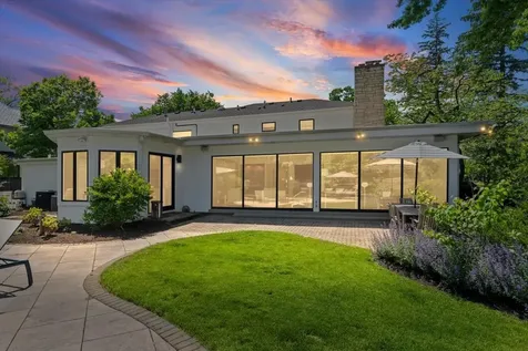 911 Oak Drive Glencoe IL 60022