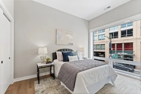 3217 North Clark Street Chicago IL 60657