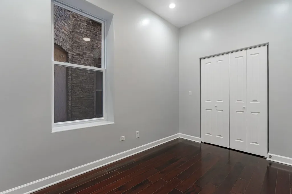 140 West 66th Street Chicago IL 60621