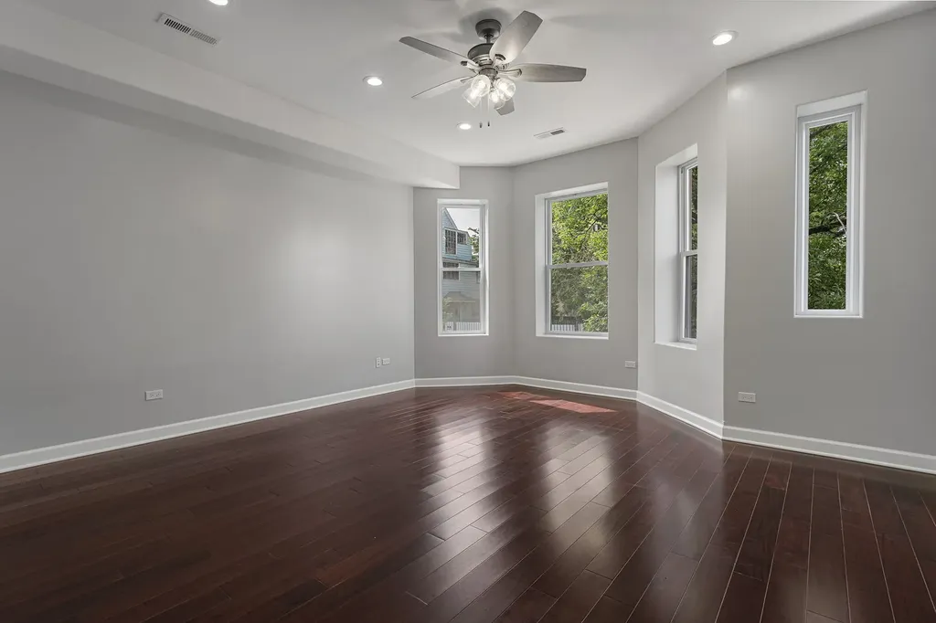 140 West 66th Street Chicago IL 60621