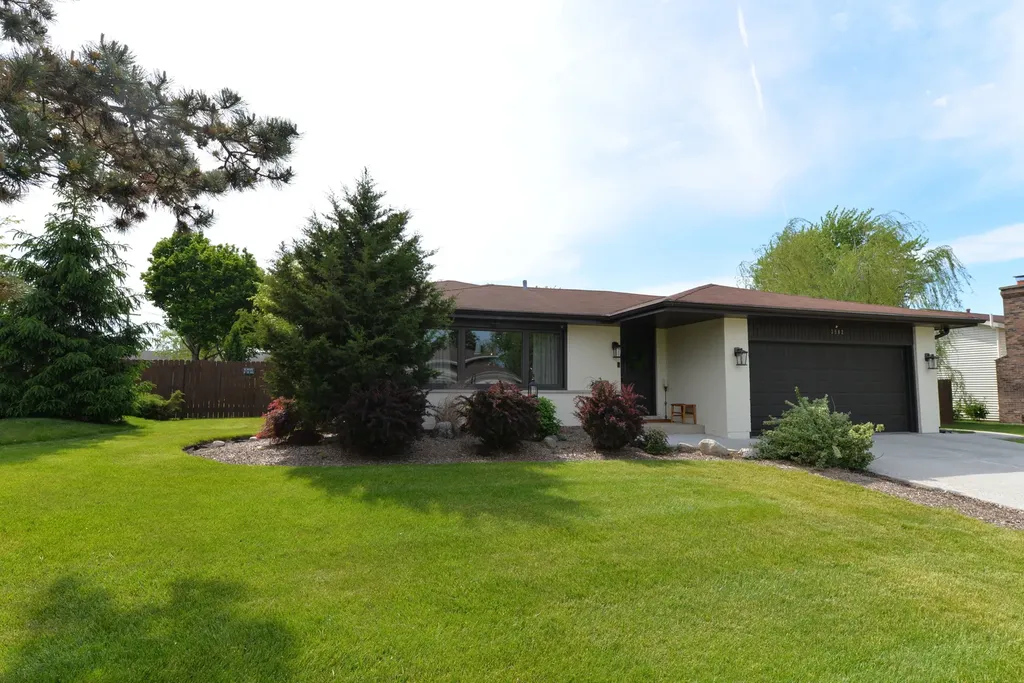 3902 North Galesburg Avenue Arlington Heights IL 60004