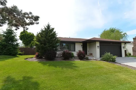 3902 North Galesburg Avenue Arlington Heights IL 60004