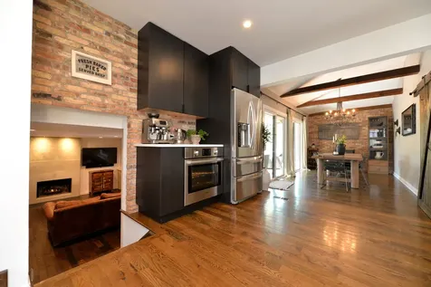 3902 North Galesburg Avenue Arlington Heights IL 60004