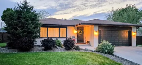 3902 North Galesburg Avenue Arlington Heights IL 60004