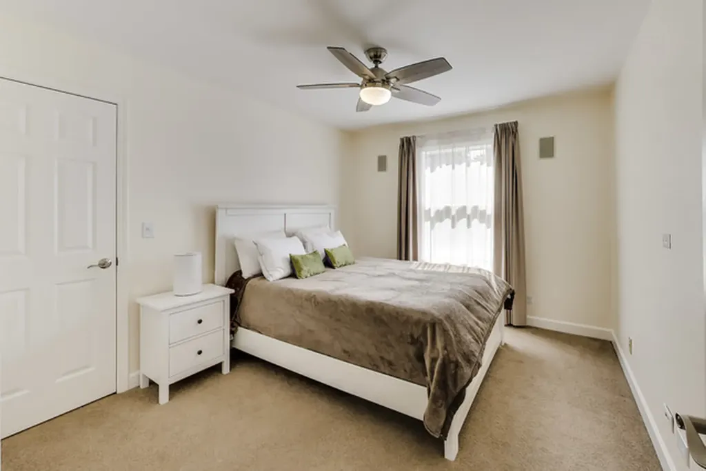 2198 Brookside Lane Aurora IL 60502