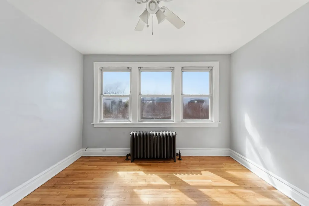 3252 East 136th Street Chicago IL 60633