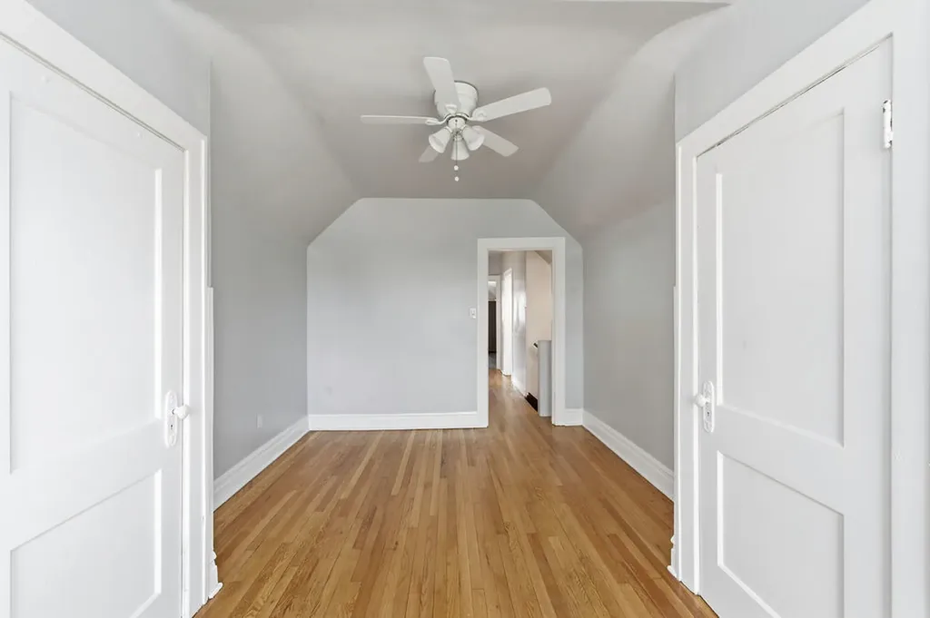 3252 East 136th Street Chicago IL 60633
